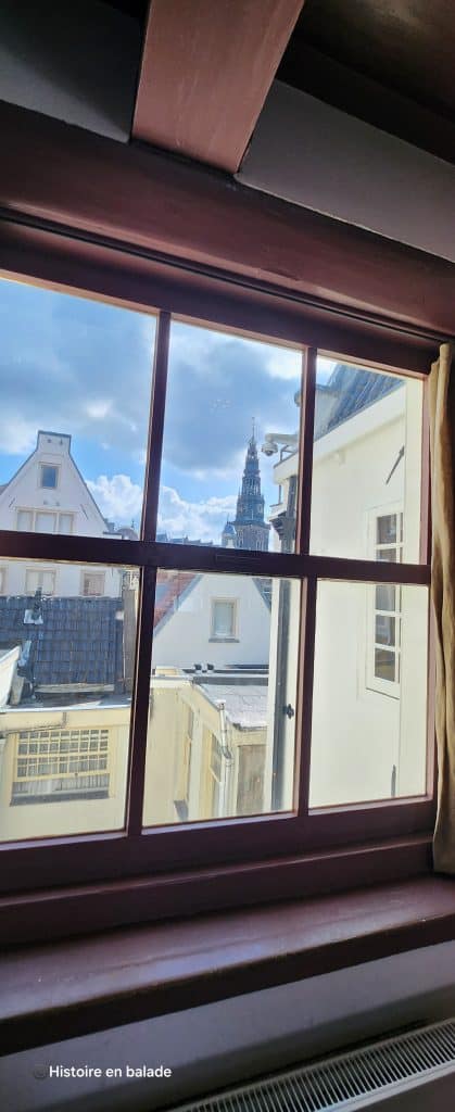 Les toits et le clocher de l’église ST Nicolas vus de Notre seigneur sous le grenier